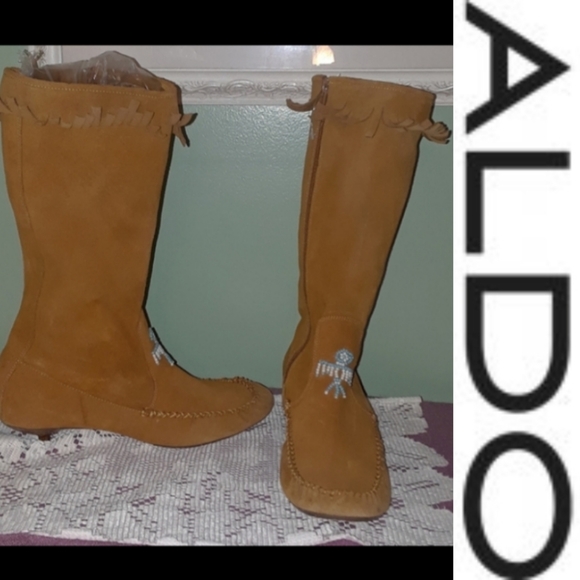 Size 8 calf moccasin suede kitten heel booties - Picture 13 of 13